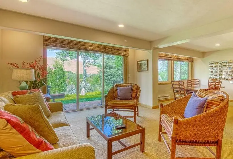 ２ベッドルームアパートメント, The Bluff Mountain Retreat