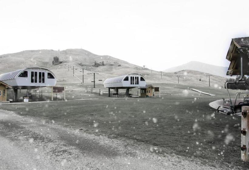 شقة غرفتين, The Bluff Mountain Retreat