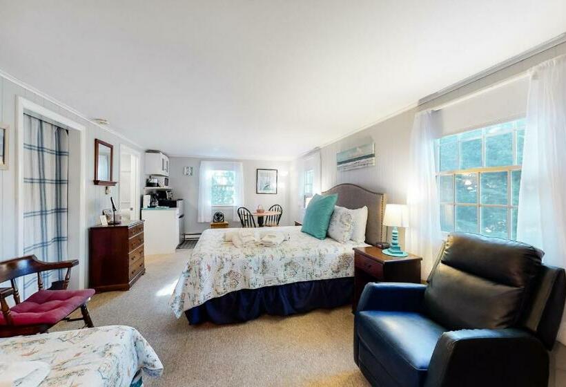 إستوديو قياسى, Beach Rose Guest Studio