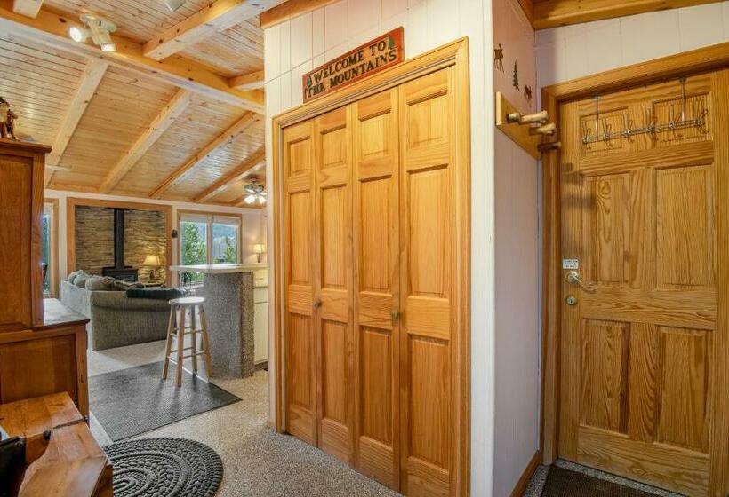 3ベッドルームアパートメント, Short Walk To Lifts!