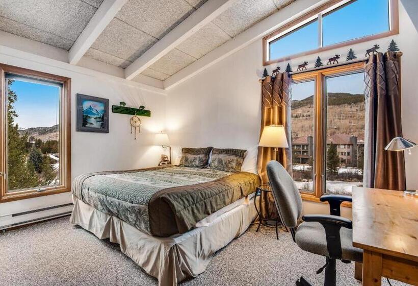 3ベッドルームアパートメント, Short Walk To Lifts!