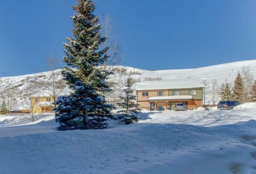 شقة غرفتين, Orofino Chalet