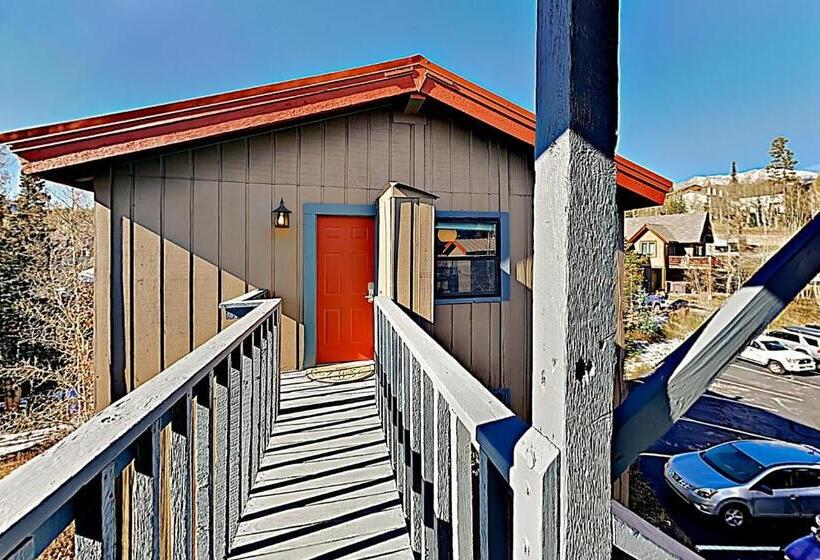 침실 2개 아파트, Ryan Culch Condo 8036