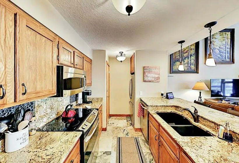 خانه 2 خوابه, The Pines Condo Unit 2044