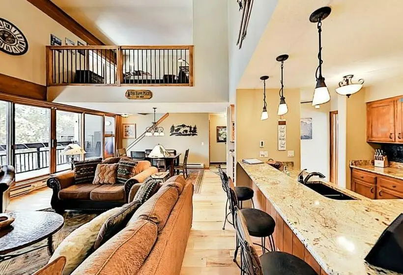 خانه 2 خوابه, The Pines Condo Unit 2044