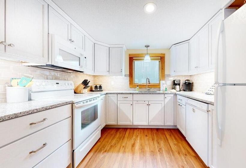 침실 3개 아파트, Majestic View