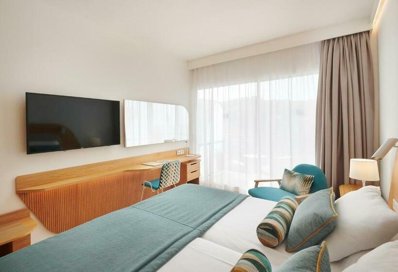 标准间侧面带海景, Grupotel Playa Camp De Mar  Adults Only