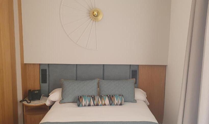 标准间侧面带海景, Grupotel Playa Camp De Mar  Adults Only