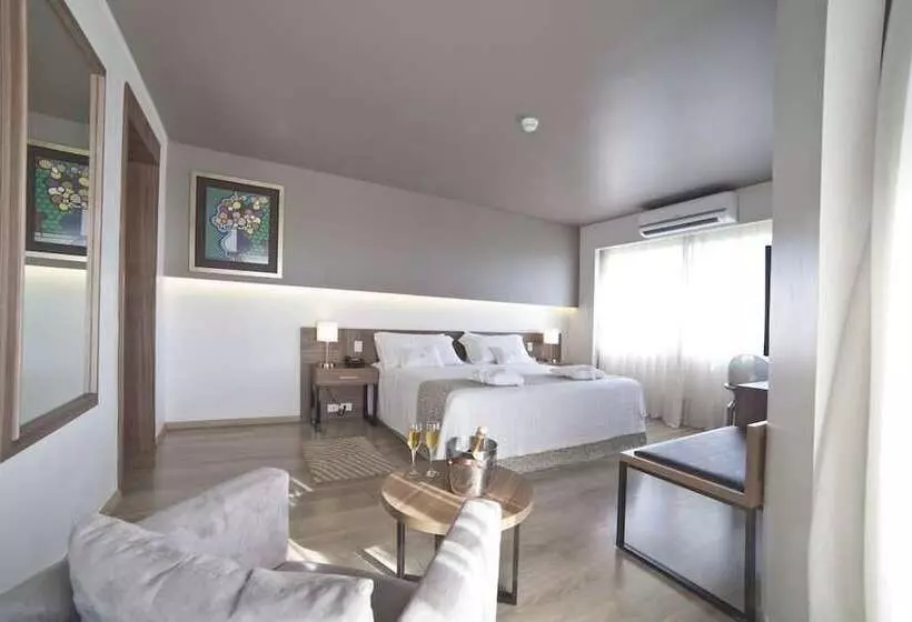 اتاق لوکس, 7 Saltos Resort