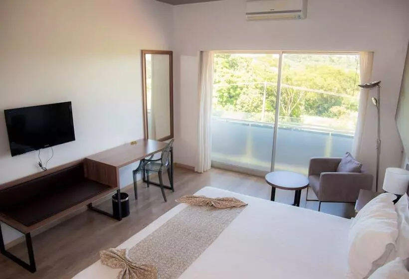 اتاق لوکس, 7 Saltos Resort