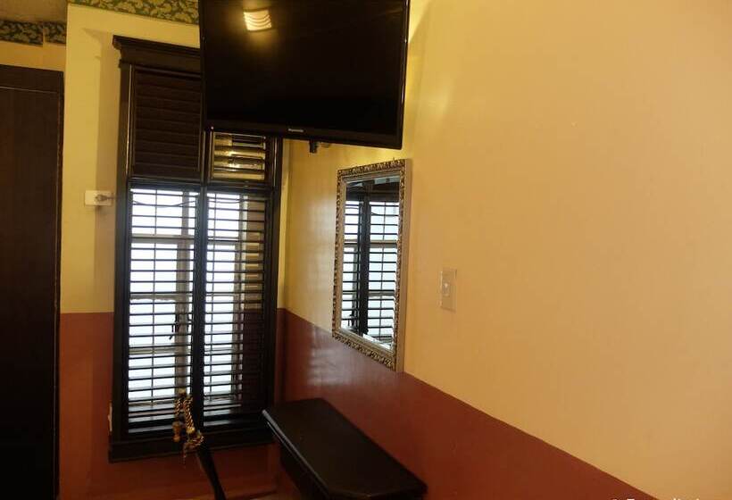 سوییت جونیور, Dm Residente Hotel Inns & Villas