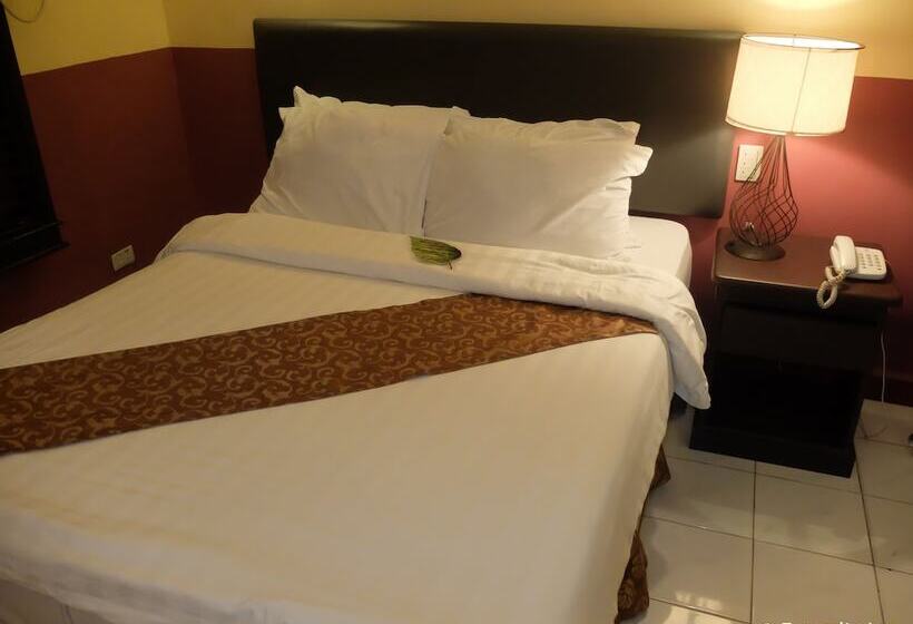 سوییت جونیور, Dm Residente Hotel Inns & Villas