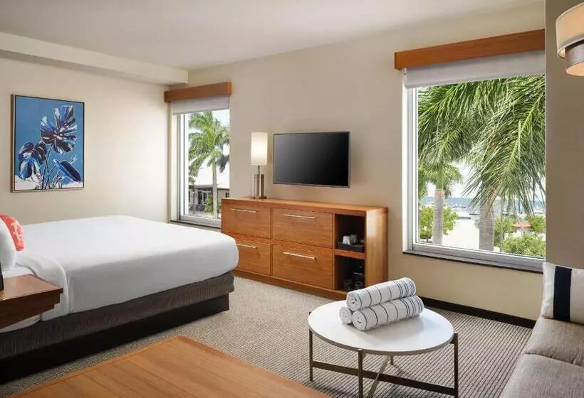 キングサイズベッドのスタンダードルーム, Faro Blanco Resort & Yacht Club Marathon, Curio By Hilton