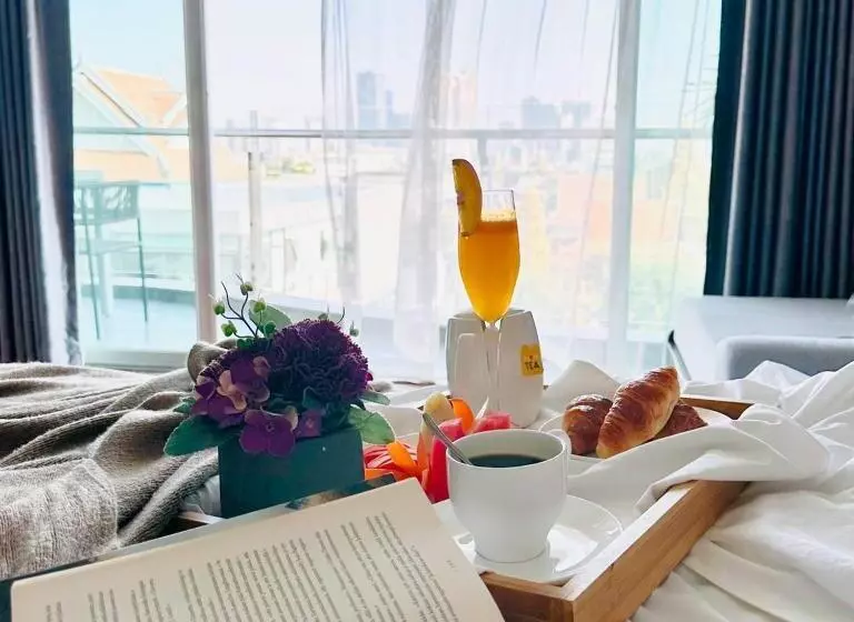 バルコニー付きデラックスルーム, Harmony Phnom Penh
