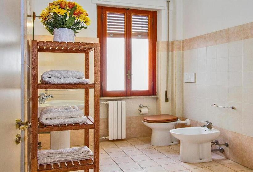 اتاق استاندارد یک نفره, Mamma Sisi