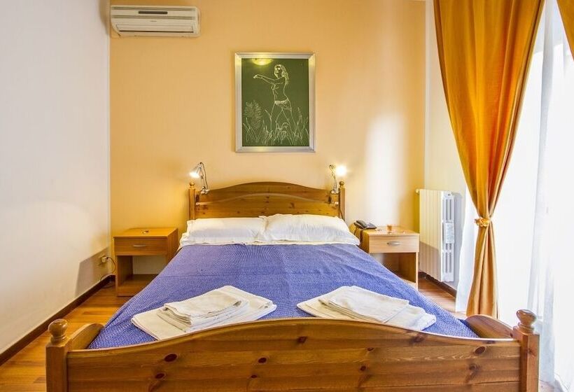 اتاق استاندارد سه نفره, Mamma Sisi