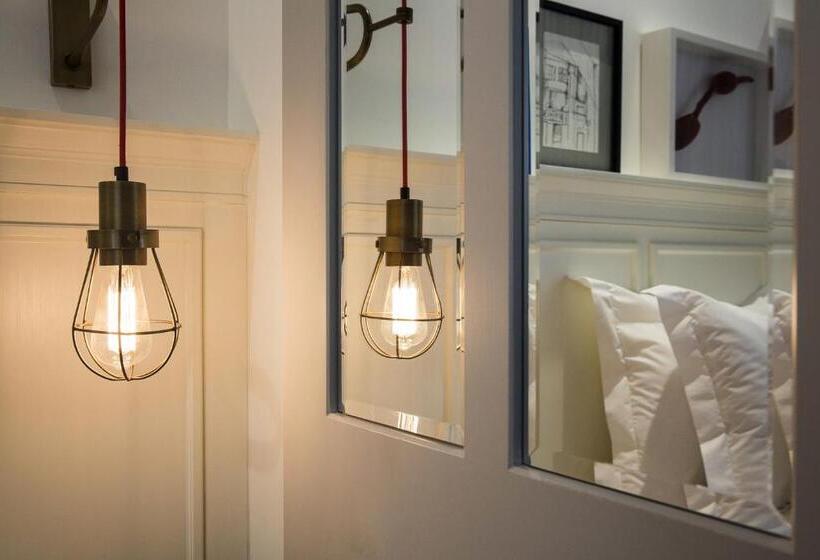 חדר סופריור עם מרפסת, Market House An Atlas Boutique