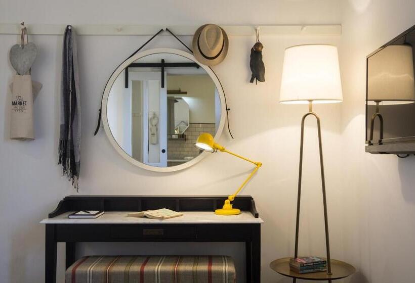 חדר סופריור עם מרפסת, Market House An Atlas Boutique