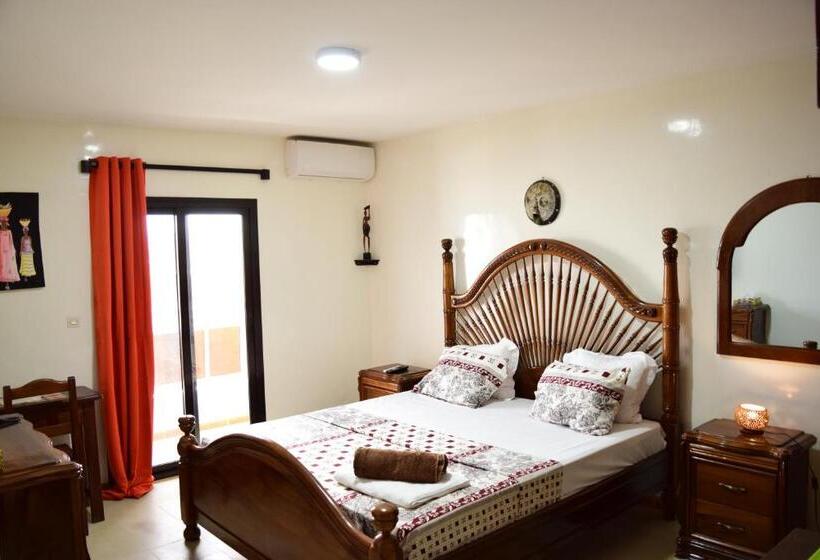 استودیو استاندارد با بالکن, Kakatar Family Residence , Yoff