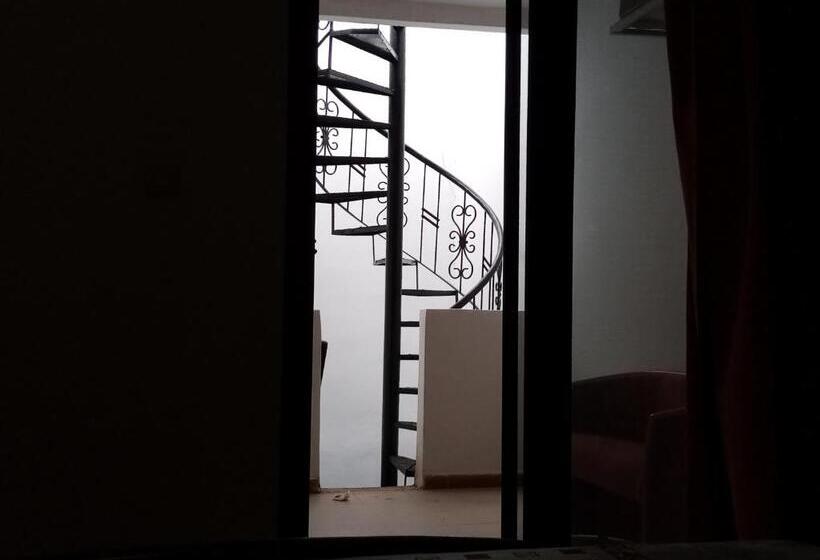 آپارتمان 2 خوابه, Kakatar Family Residence , Yoff