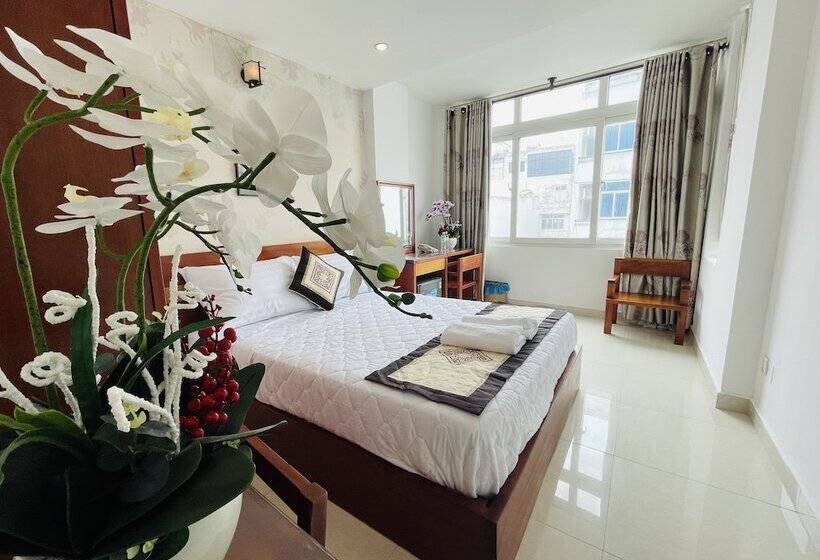 اتاق لوکس, Saigon Europe