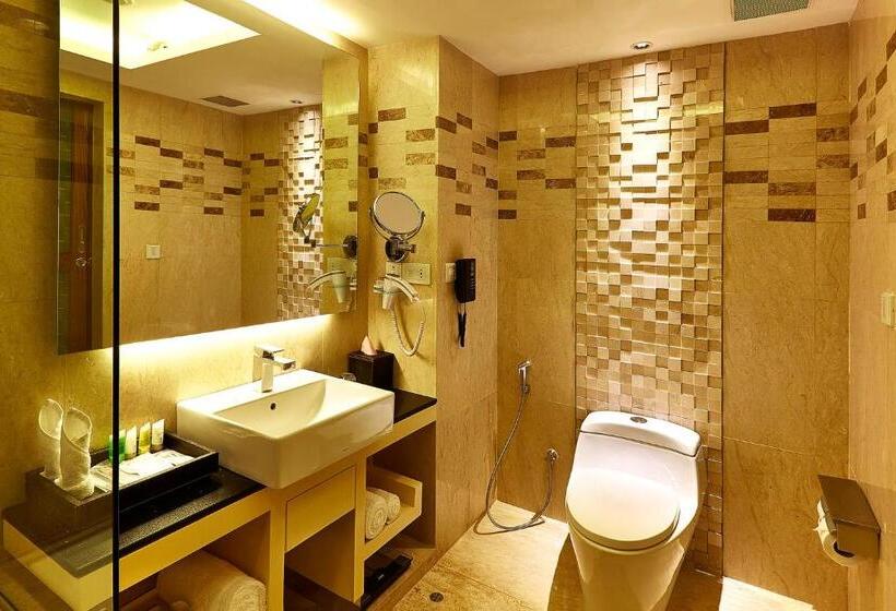 اتاق لوکس, Six Seasons