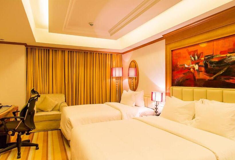 اتاق لوکس, Six Seasons