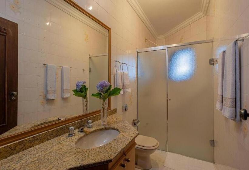 Трехместный Номер Стандарт Вид на Бассейн, Spaço Vale Do Jordão Guarapuava