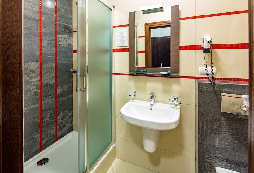 اتاق استاندارد سه نفره, Taurus Hotel & Spa