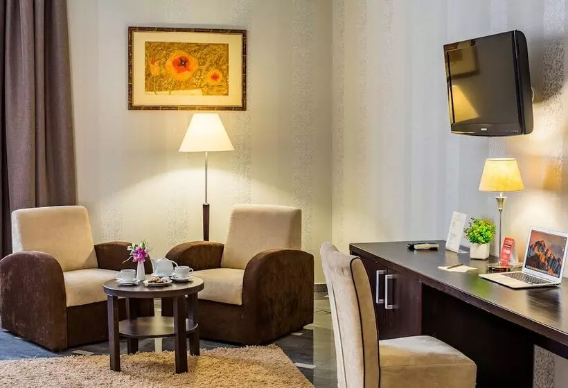 Habitació Triple Estàndard, Taurus Hotel & Spa