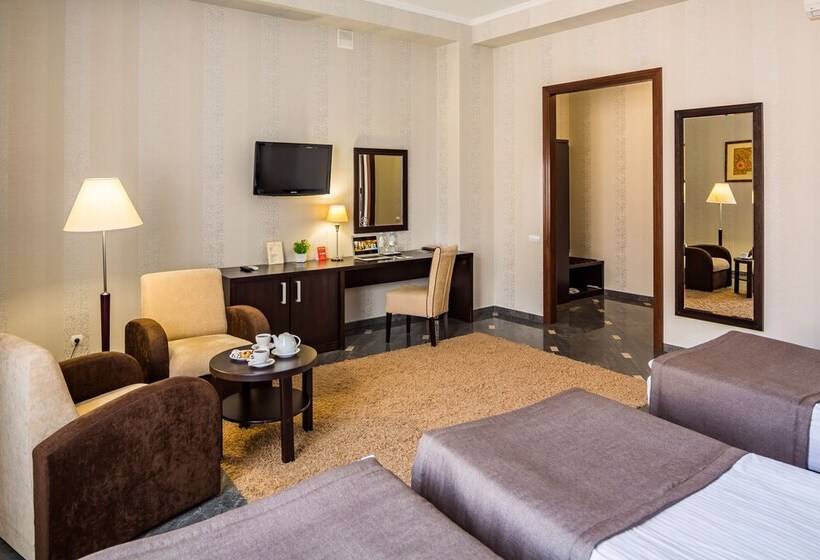 اتاق استاندارد سه نفره, Taurus Hotel & Spa