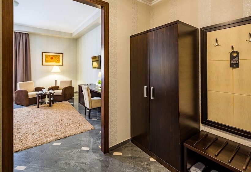 اتاق استاندارد سه نفره, Taurus Hotel & Spa