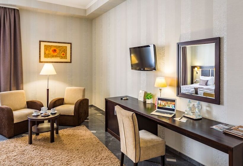 اتاق استاندارد سه نفره, Taurus Hotel & Spa