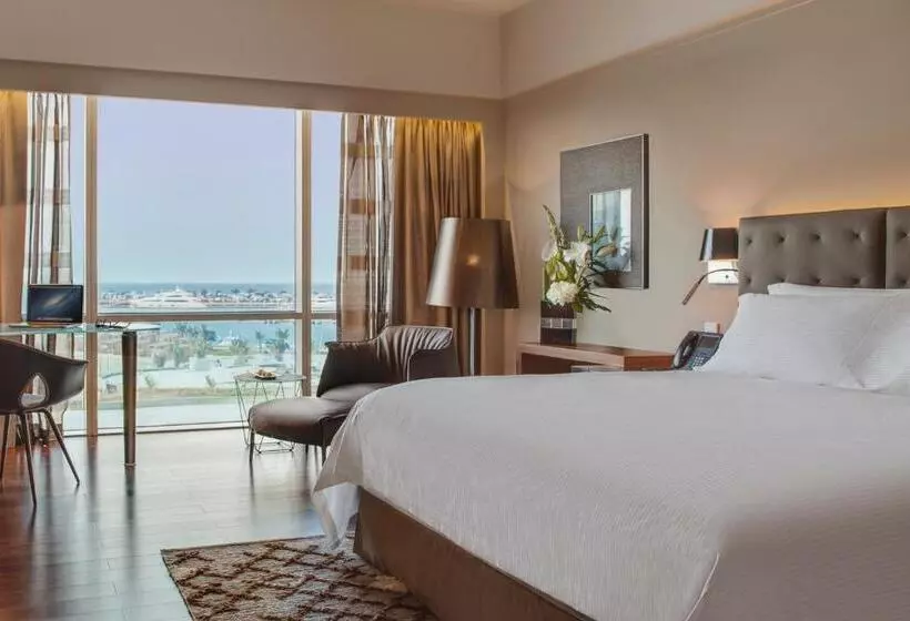 Club Room King Bed