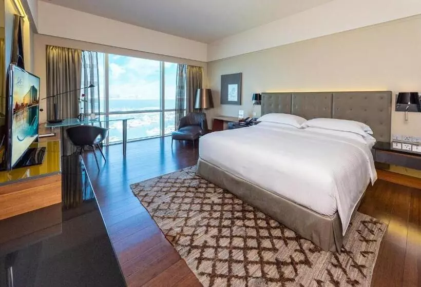 Club Room King Bed, The Art Hotel & Resort