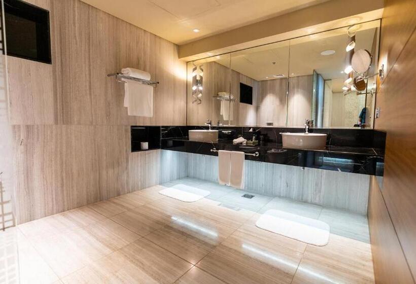 클럽 스위트, The Art Hotel & Resort