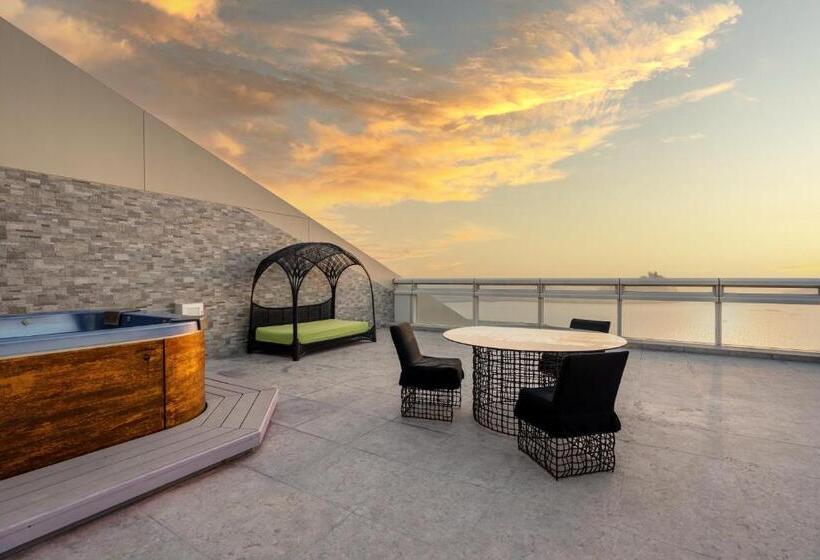 클럽 스위트, The Art Hotel & Resort