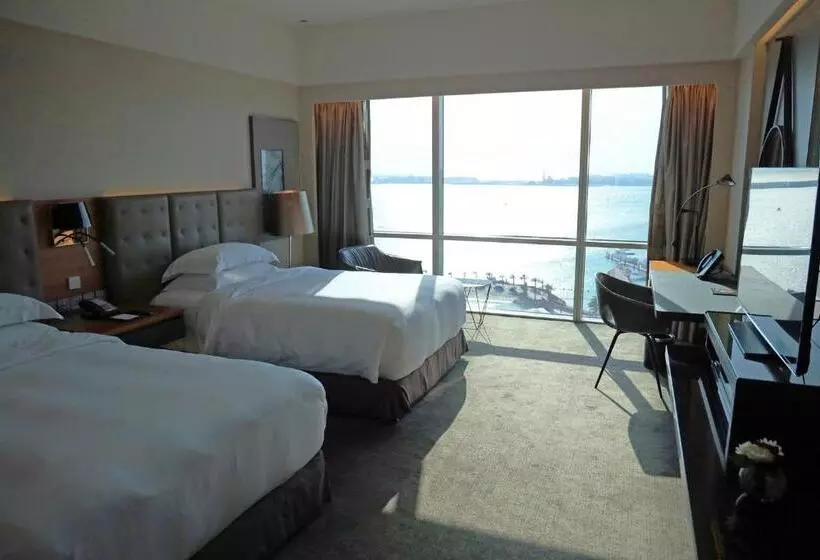 اتاق کلاب, The Art Hotel & Resort