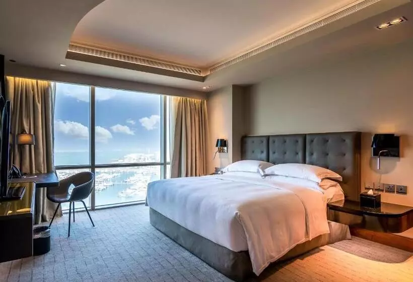 سوئیت کلاب, The Art Hotel & Resort