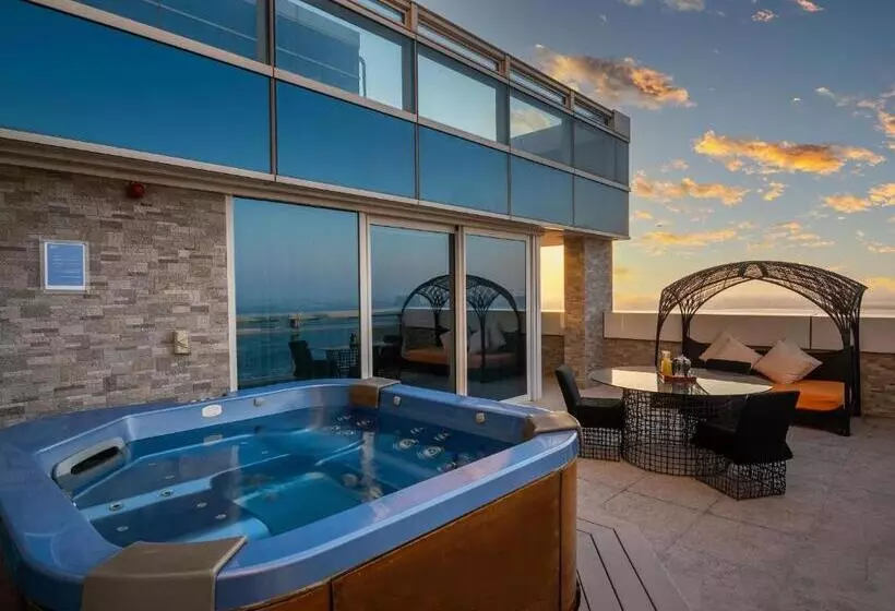 سوییت, The Art Hotel & Resort