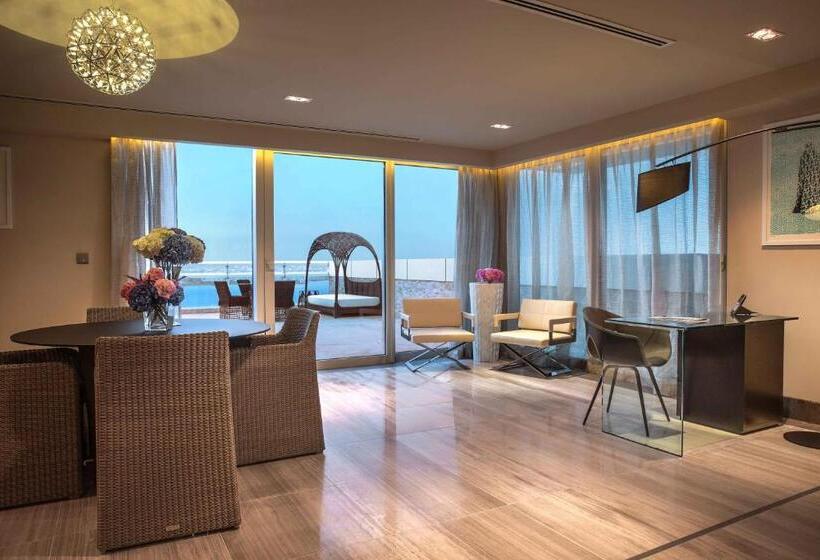 스위트, The Art Hotel & Resort