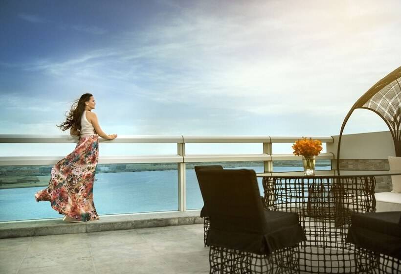 클럽 스위트, The Art Hotel & Resort