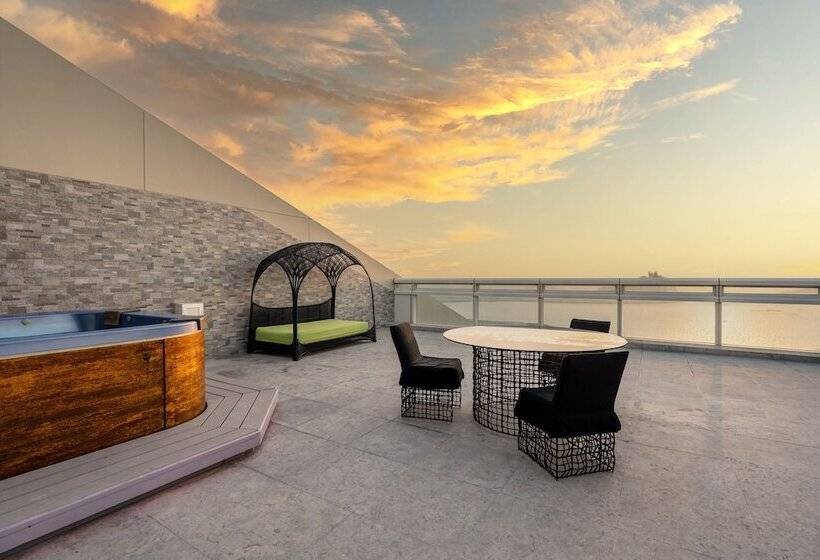 클럽 스위트, The Art Hotel & Resort