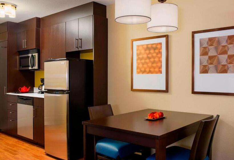 スタンダードスタジオ, Towneplace Suites By Marriott Red Deer