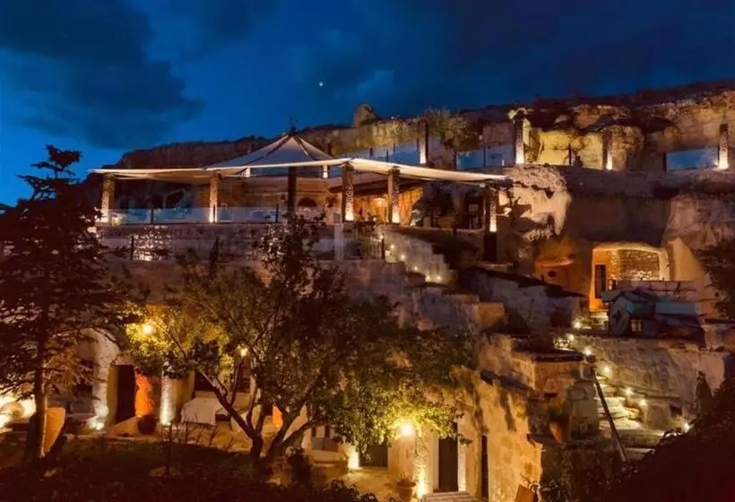 سوییت, Urgup Evi Cave
