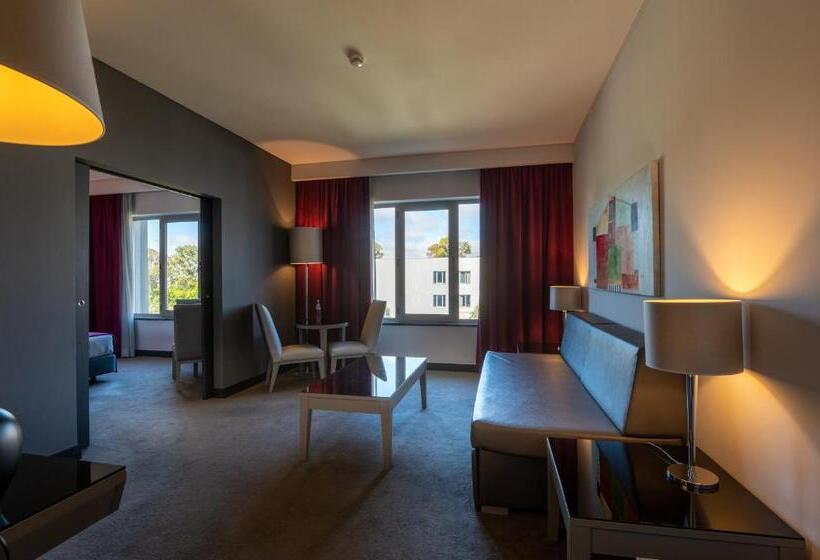 جناح, Vila Gale Evora