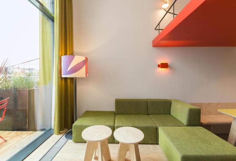 バルコニー付きスタンダードステューディオ, Volks