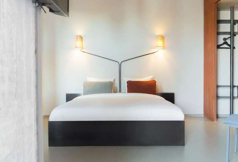 Standard Quadruple Room, Volks