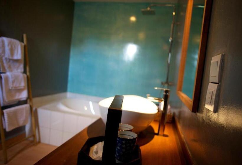 اتاق لوکس با بالکن, Iroha Garden Hotel & Resort