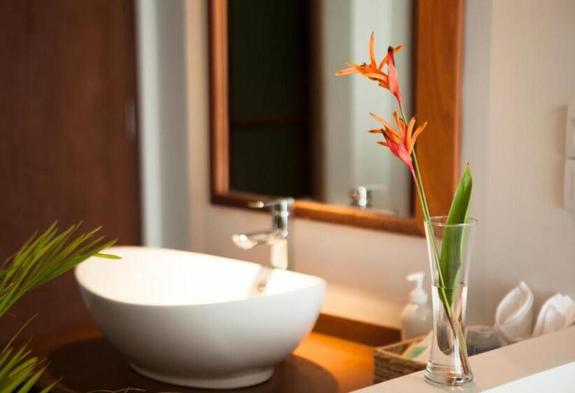 اتاق راحتی با چشمانداز استخر, Iroha Garden Hotel & Resort